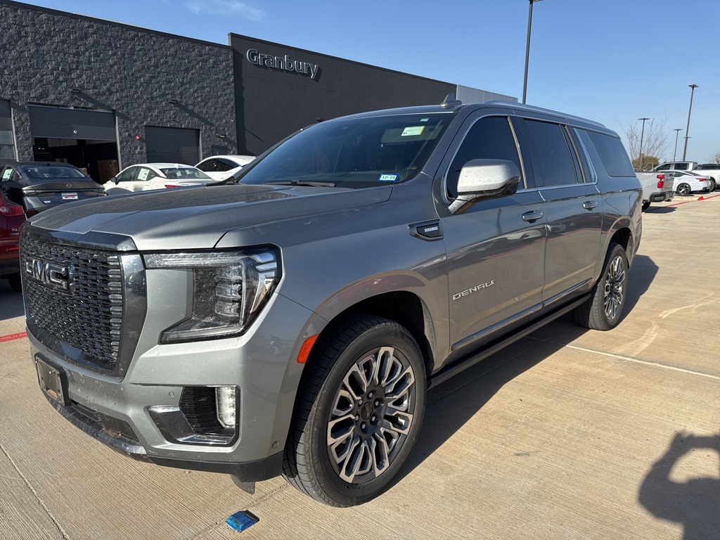 2024 GMC Yukon XL Denali Ultimate's photo