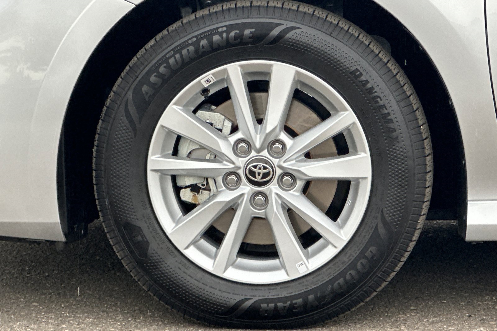 2025 Toyota Camry LE photo 23