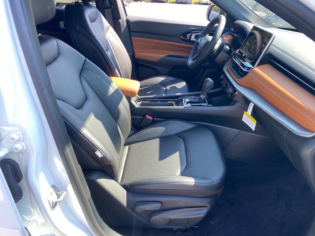 2025 Jeep Compass Limited photo 15