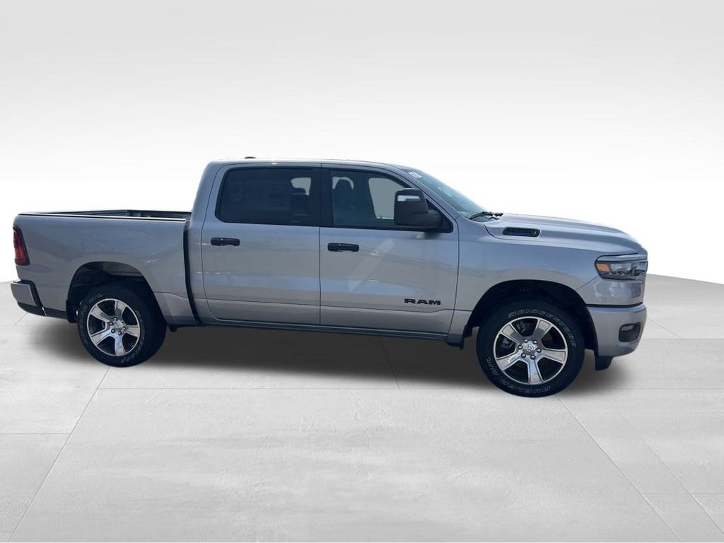 2025 Ram 1500 Tradesman photo 2