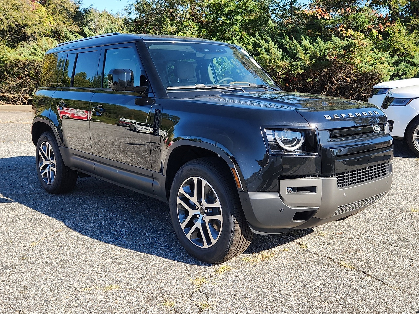 2026 Land Rover Defender 110 S photo 3