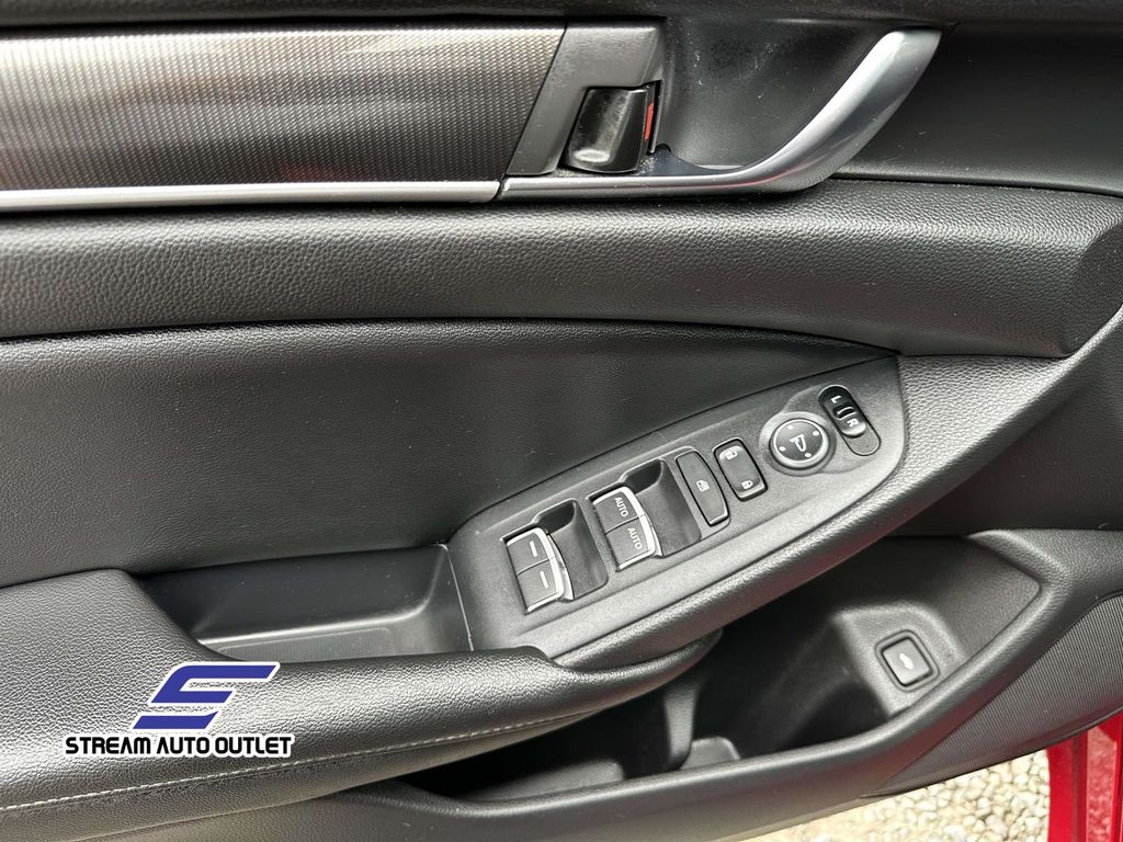 2019 Honda Accord Sport 2.0T photo 12