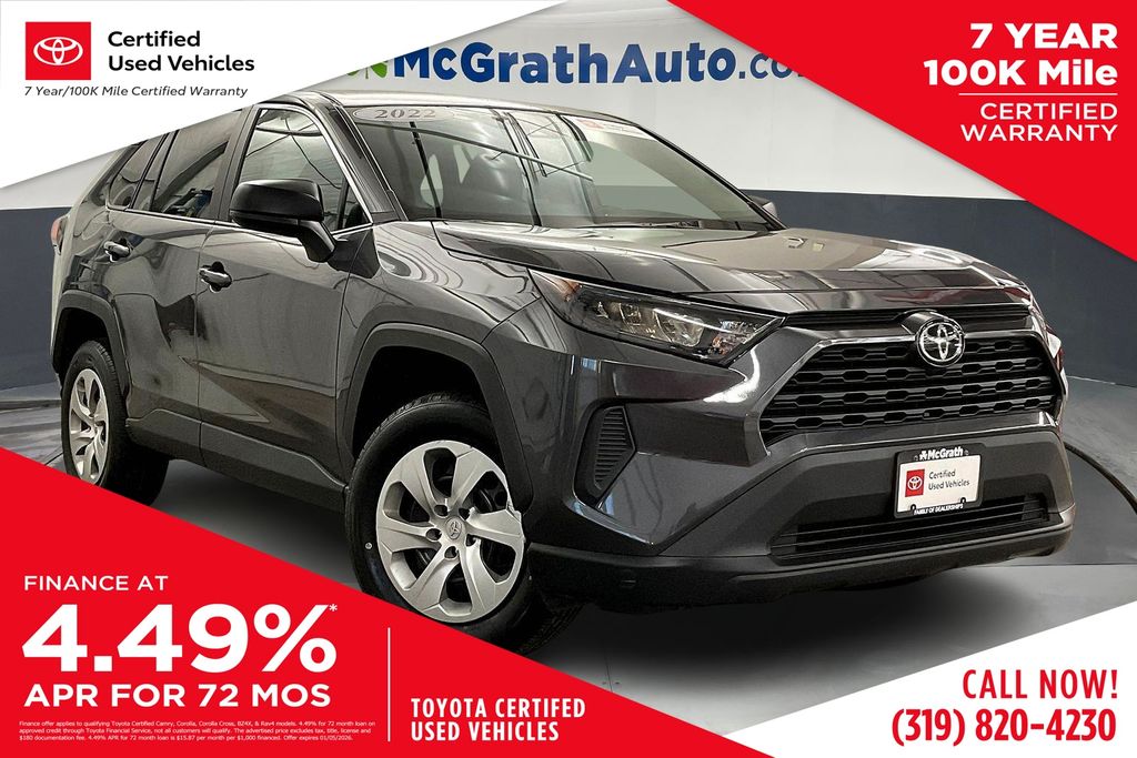 2022 Toyota RAV4 LE's photo