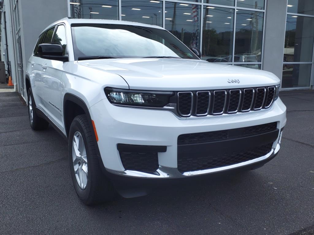 2024 Jeep Grand Cherokee L Laredo's photo