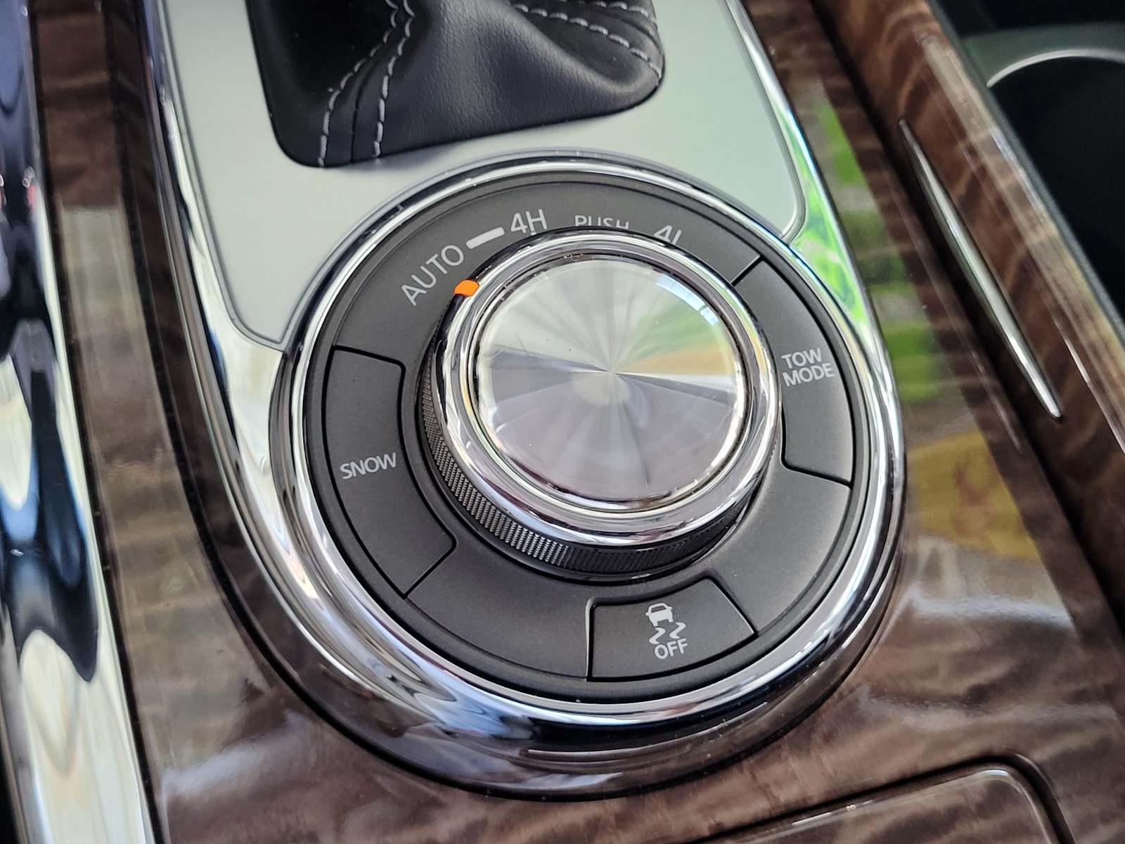 2018 Nissan Armada SL photo 12