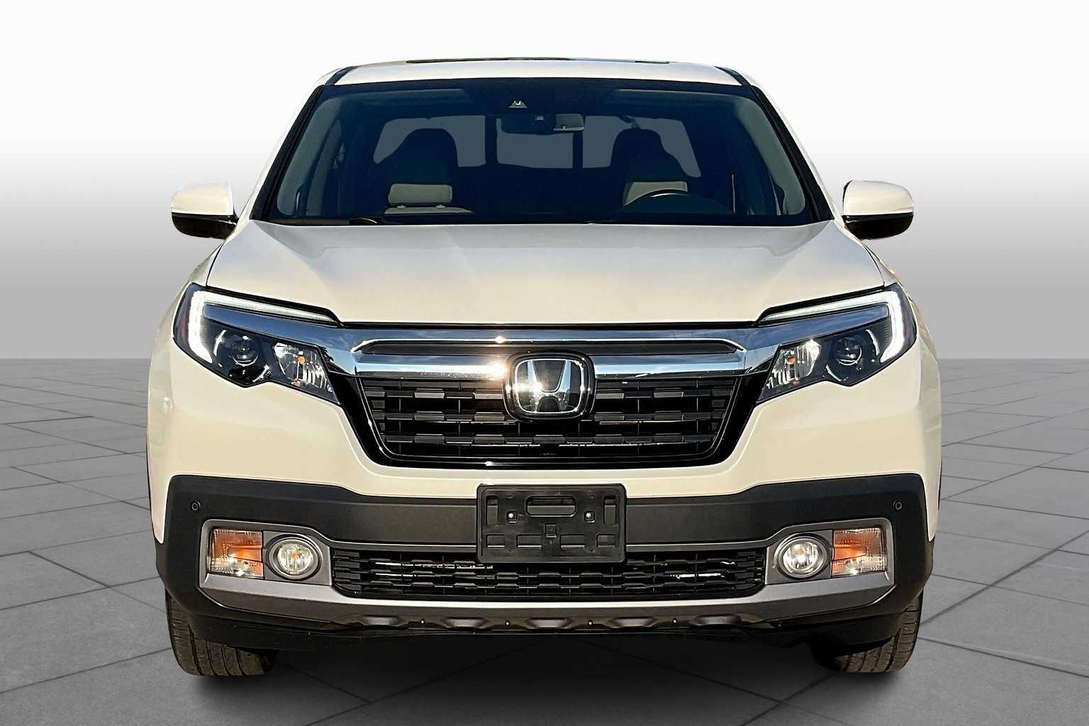 2019 Honda Ridgeline RTL-E photo 3