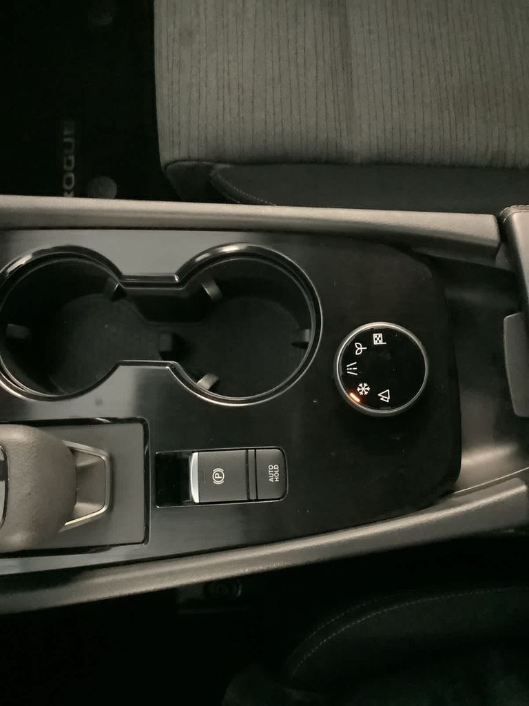2023 Nissan Rogue SV photo 19
