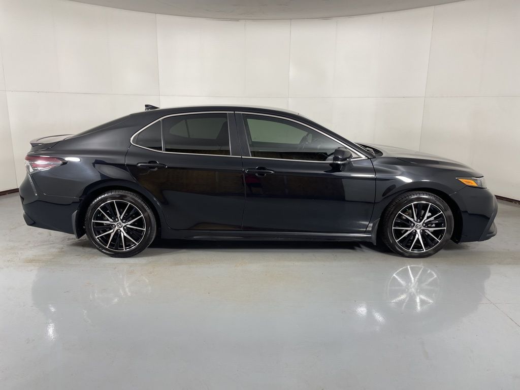 2023 Toyota Camry SE photo 10