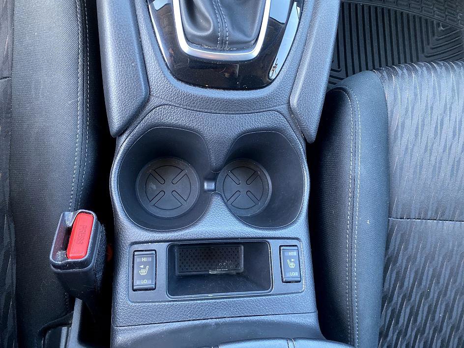 2019 Nissan Rogue SV photo 12