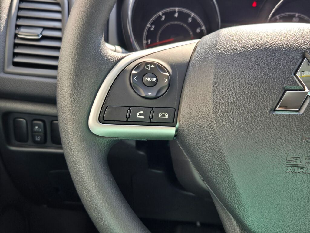 2025 Mitsubishi Outlander Sport ES photo 19