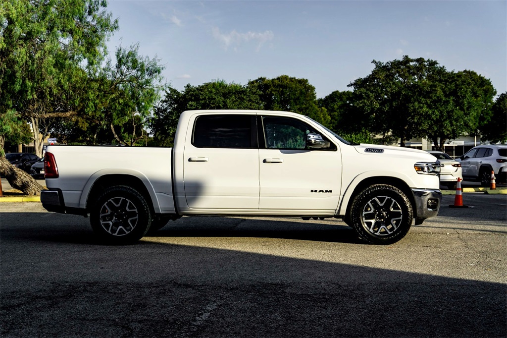 2025 Ram 1500 Laramie photo 4