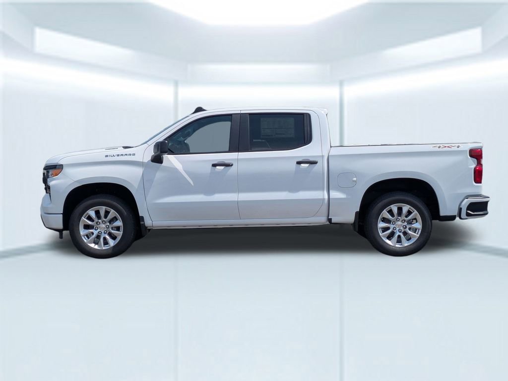 2025 Chevrolet Silverado 1500 Custom photo 2