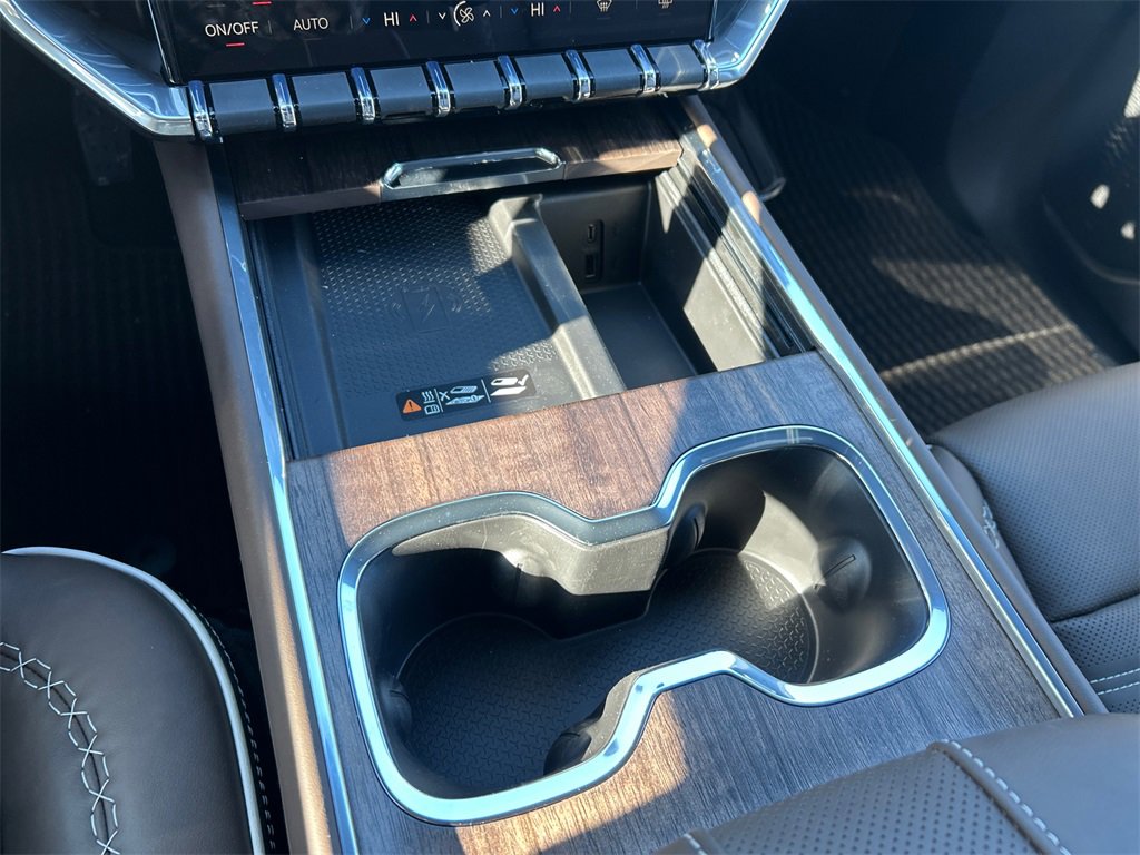 2026 GMC ACADIA - Image 24