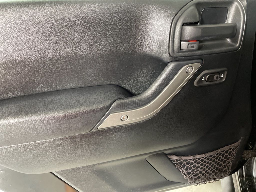2016 Jeep Wrangler Unlimited Sport photo 12