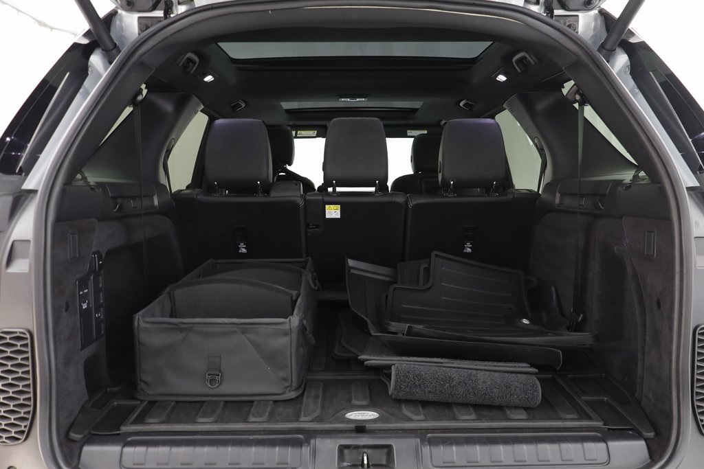 2022 Land Rover Discovery S photo 16