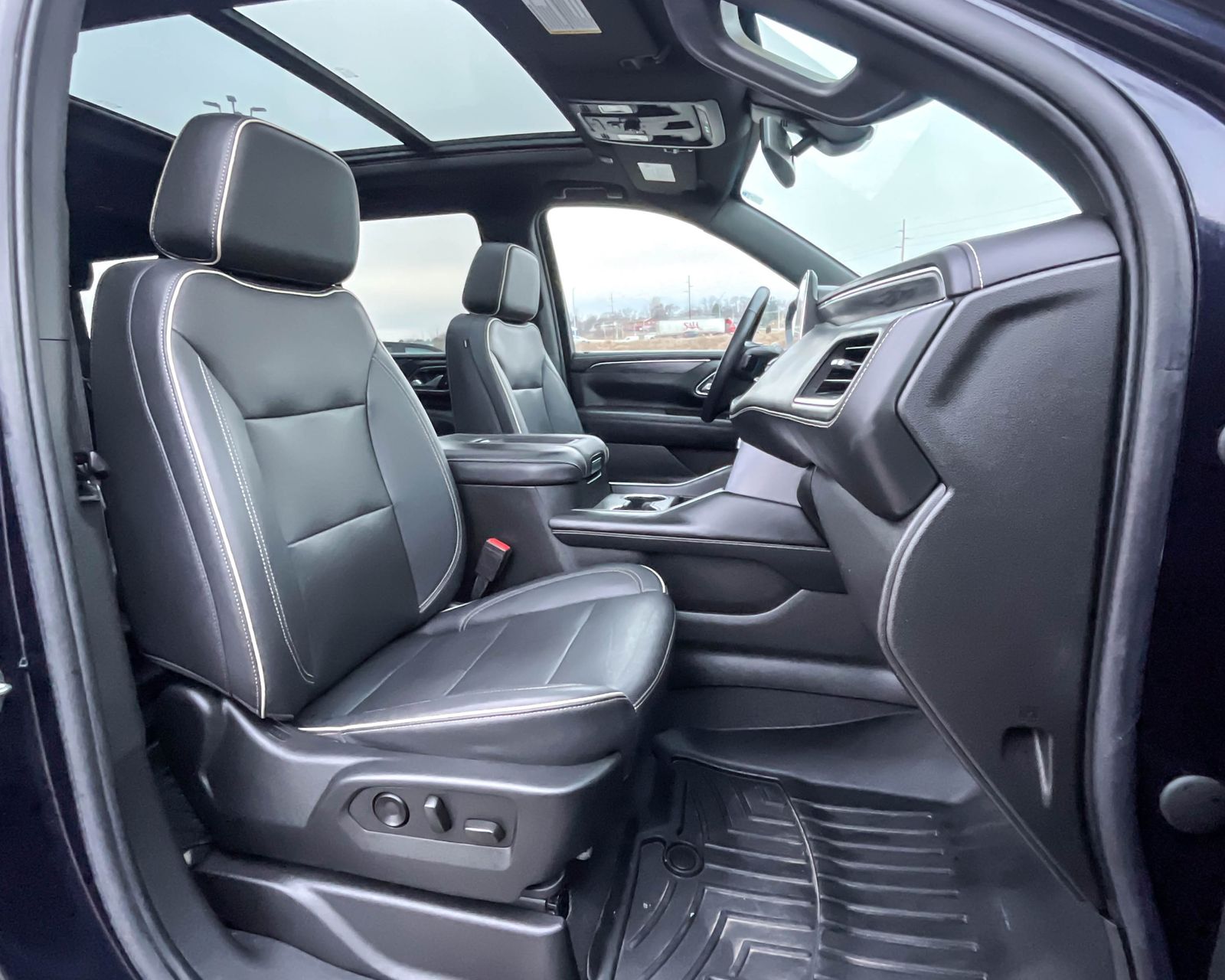 2022 Gmc Yukon SLT photo 14