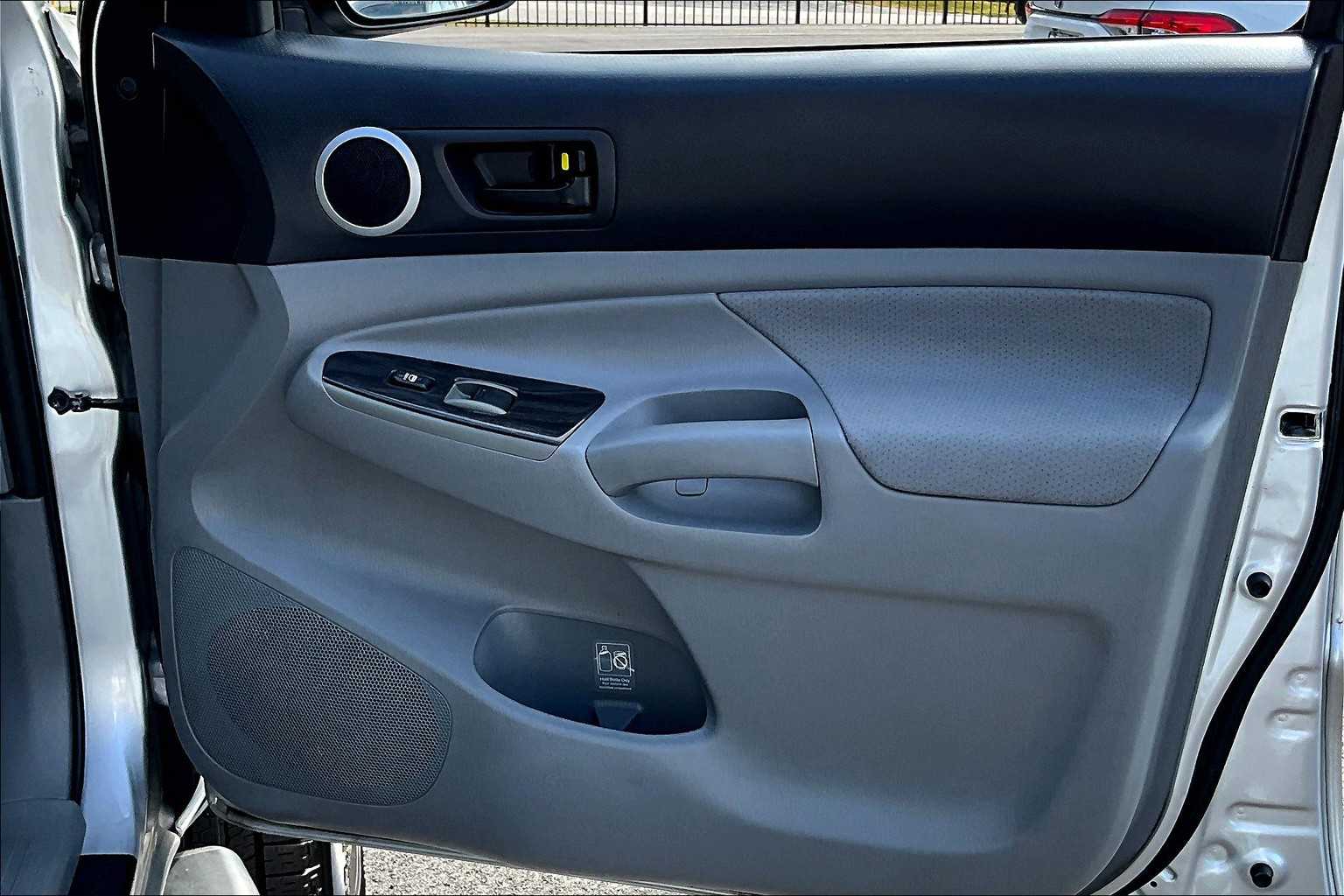 2011 Toyota Tacoma photo 19