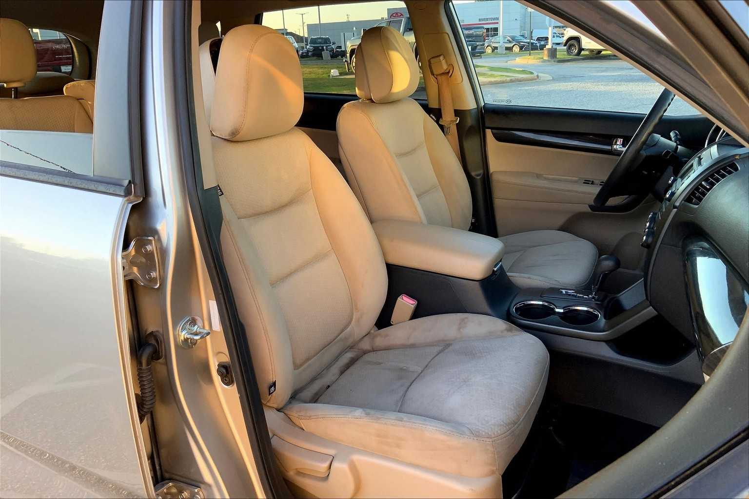 2013 Kia Sorento LX photo 8