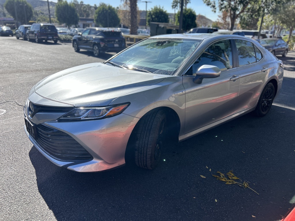 2020 Toyota Camry LE's photo