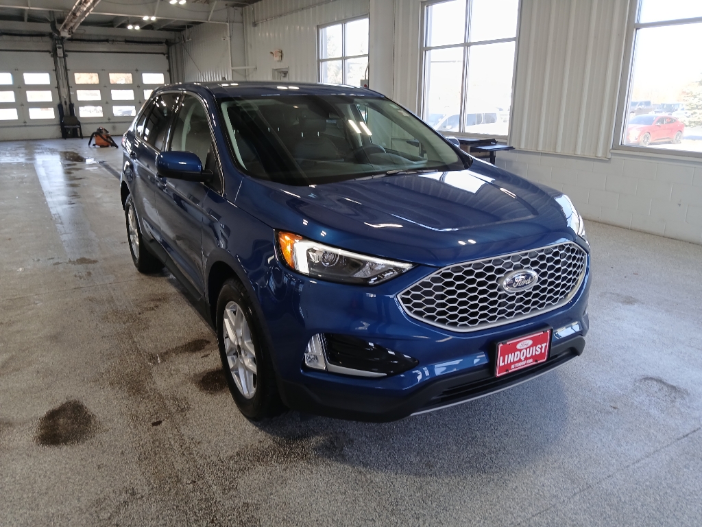 2024 Ford Edge SEL photo 2