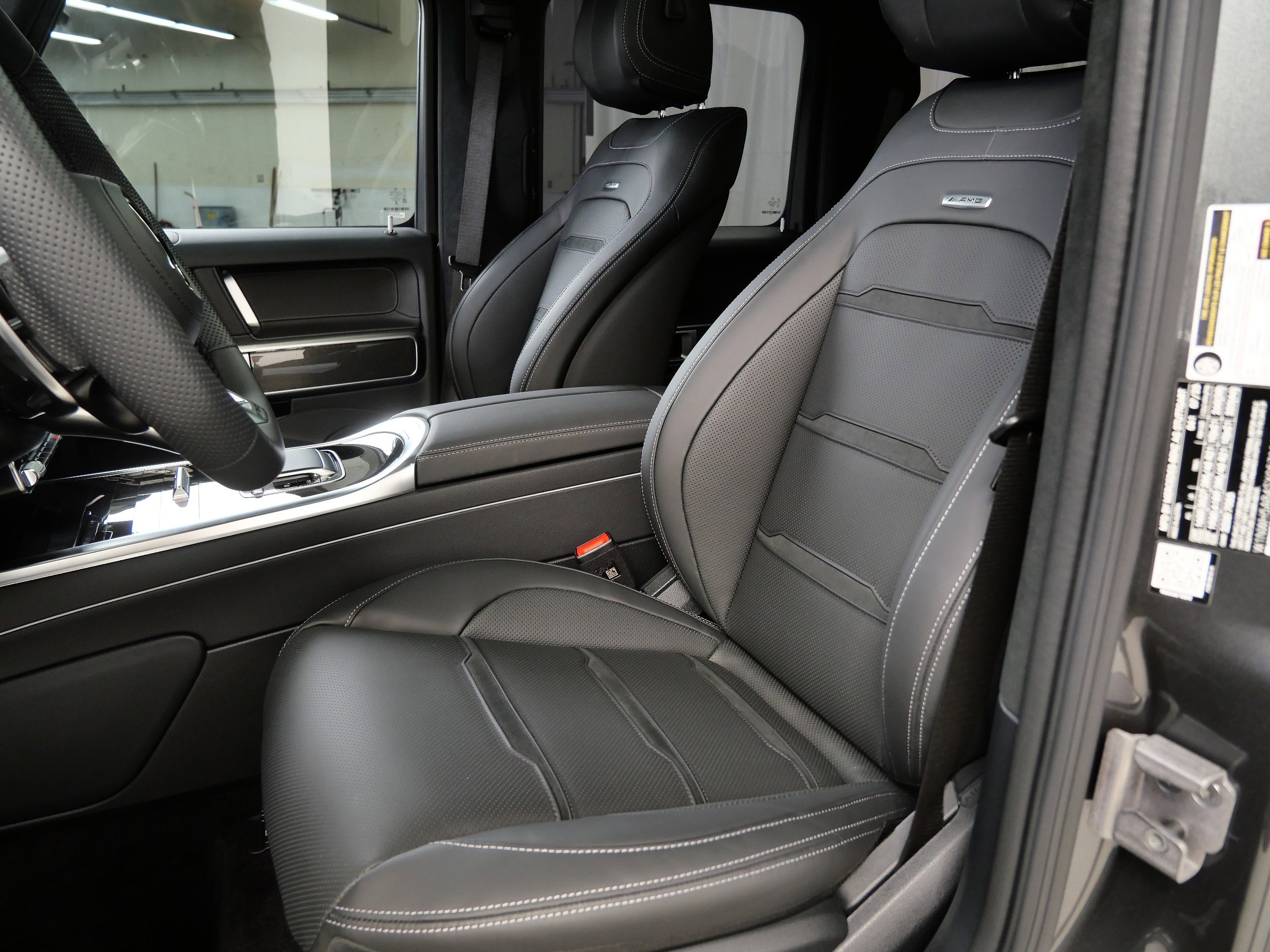 2025 Mercedes Benz G AMG 63 photo 2