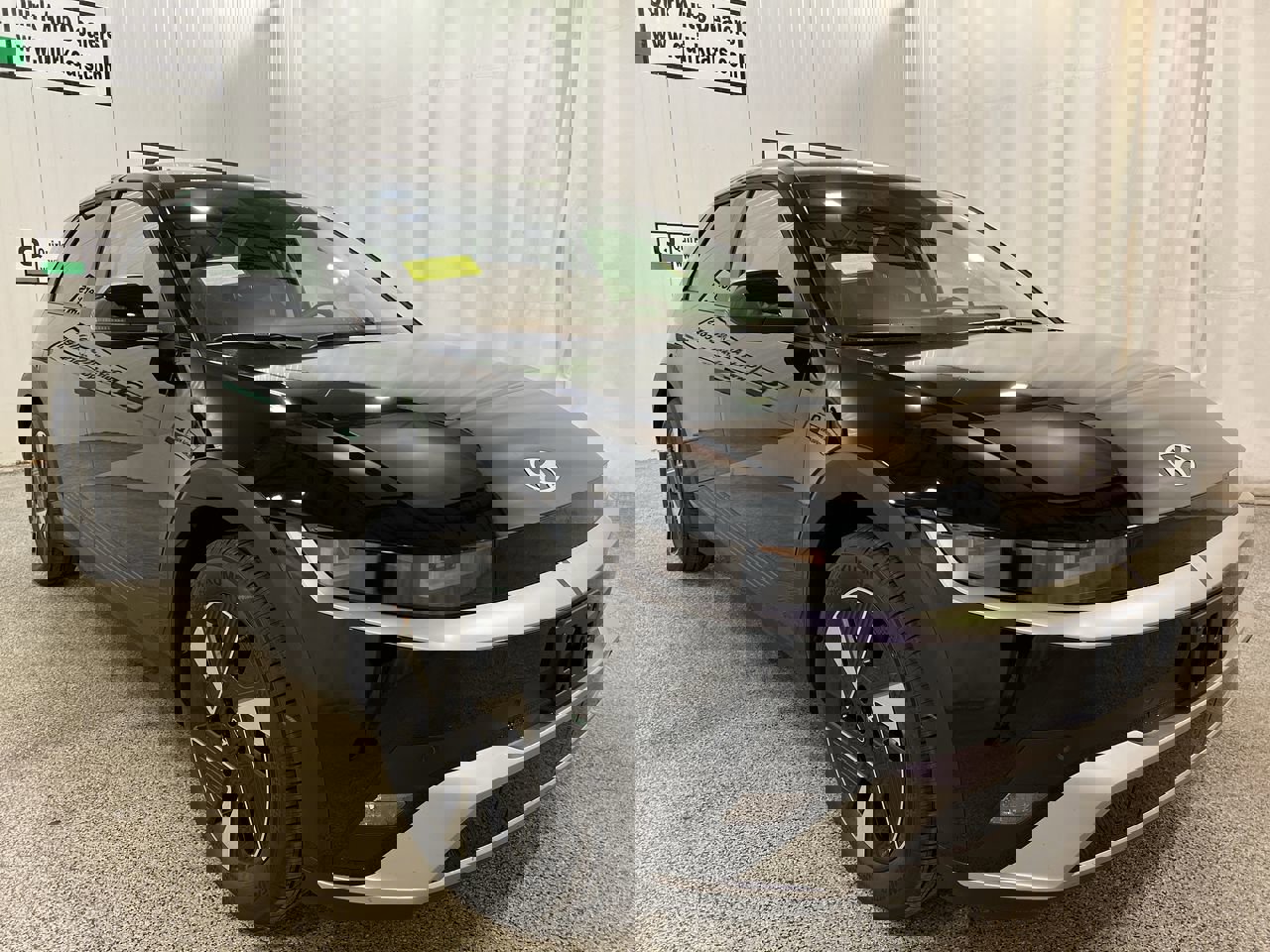 New 2025 Abyss Black Hyundai SE image 1