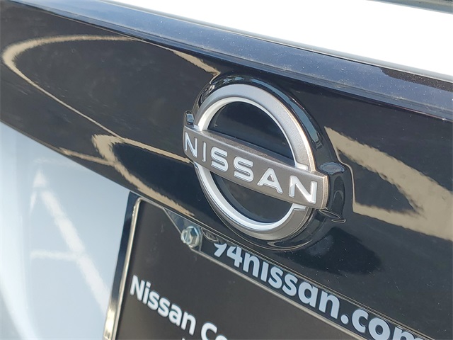 2025 Nissan Kicks S photo 3