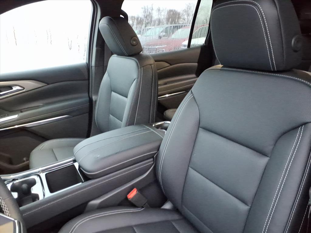 2026 Chevrolet Traverse photo 4