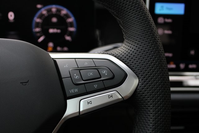 2025 Volkswagen Tiguan SE R-Line Black photo 4