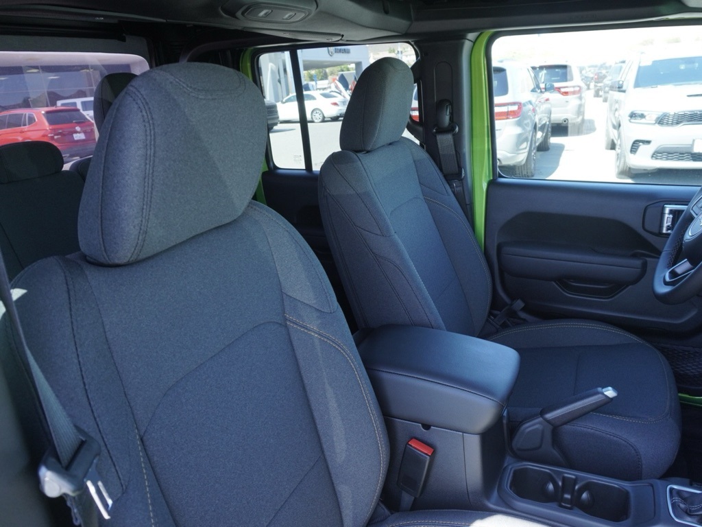 2025 Jeep Gladiator Sport photo 23
