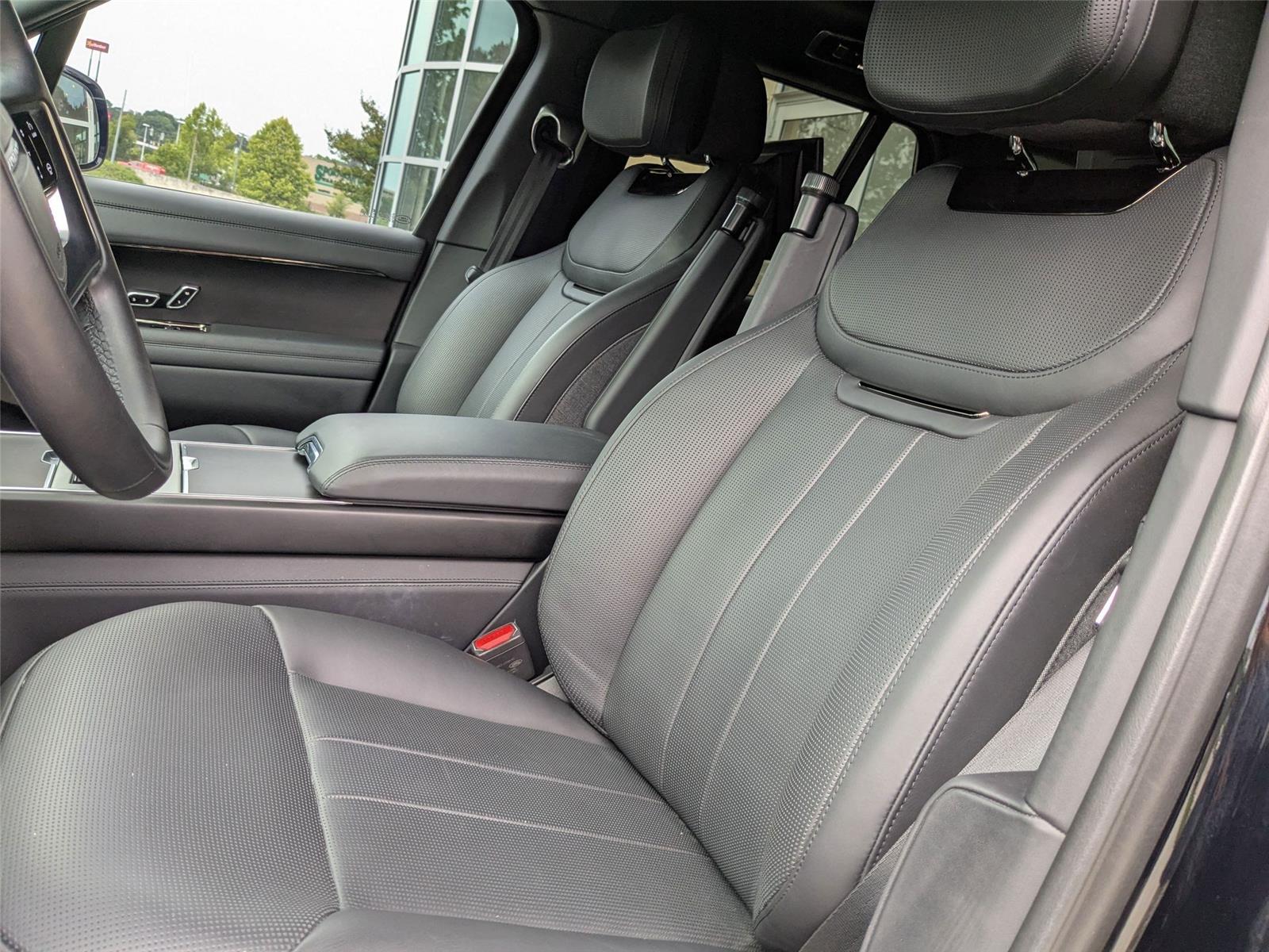2024 Land Rover Range Rover SV photo 14