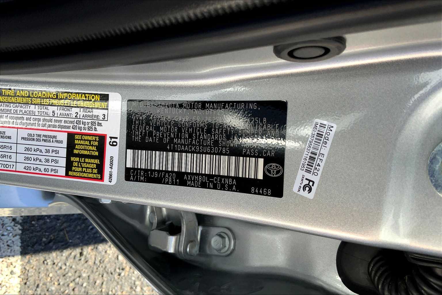 2025 Toyota Camry LE photo 28