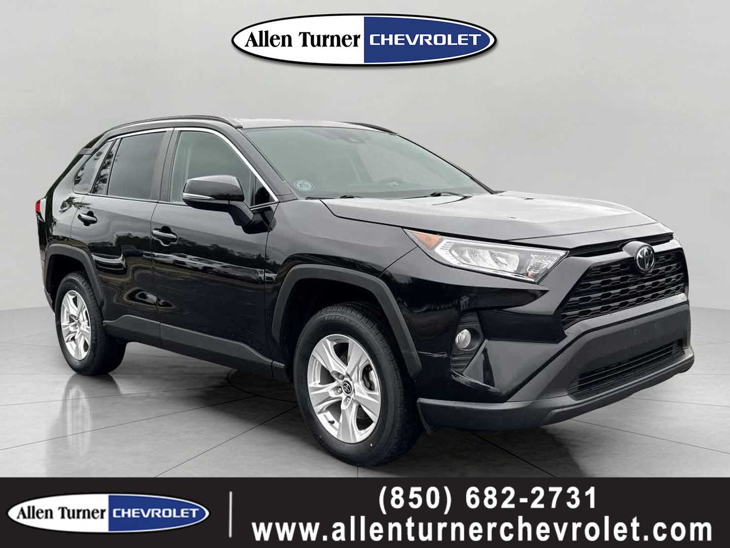 2021 Toyota RAV4 XLE's photo