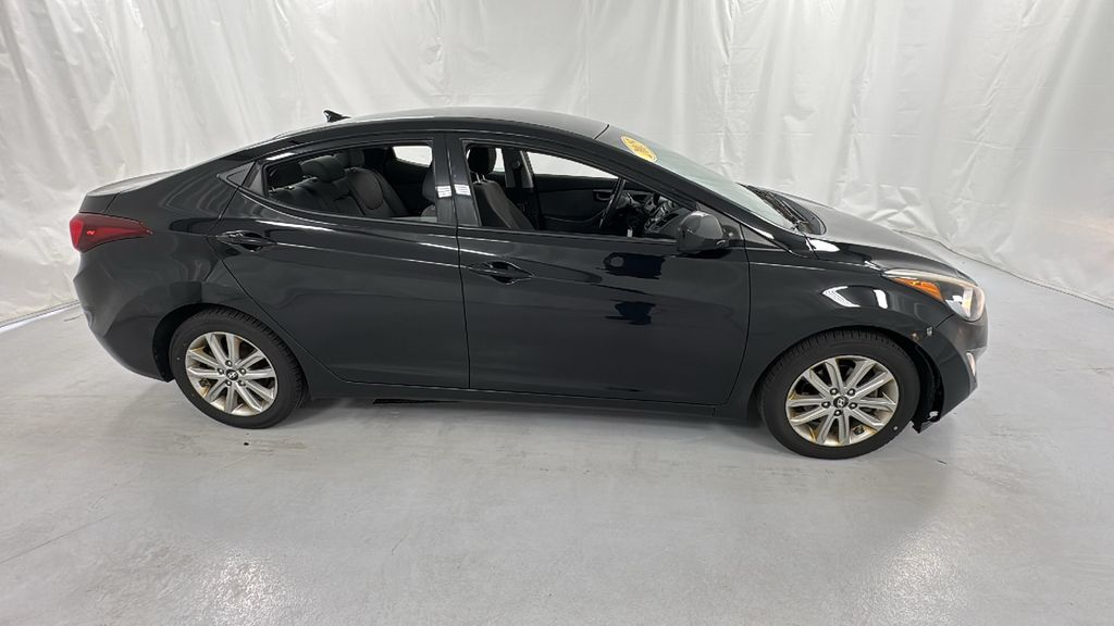 Used 2015 Hyundai Elantra SE with VIN 5NPDH4AE1FH622338 for sale in Janesville, WI