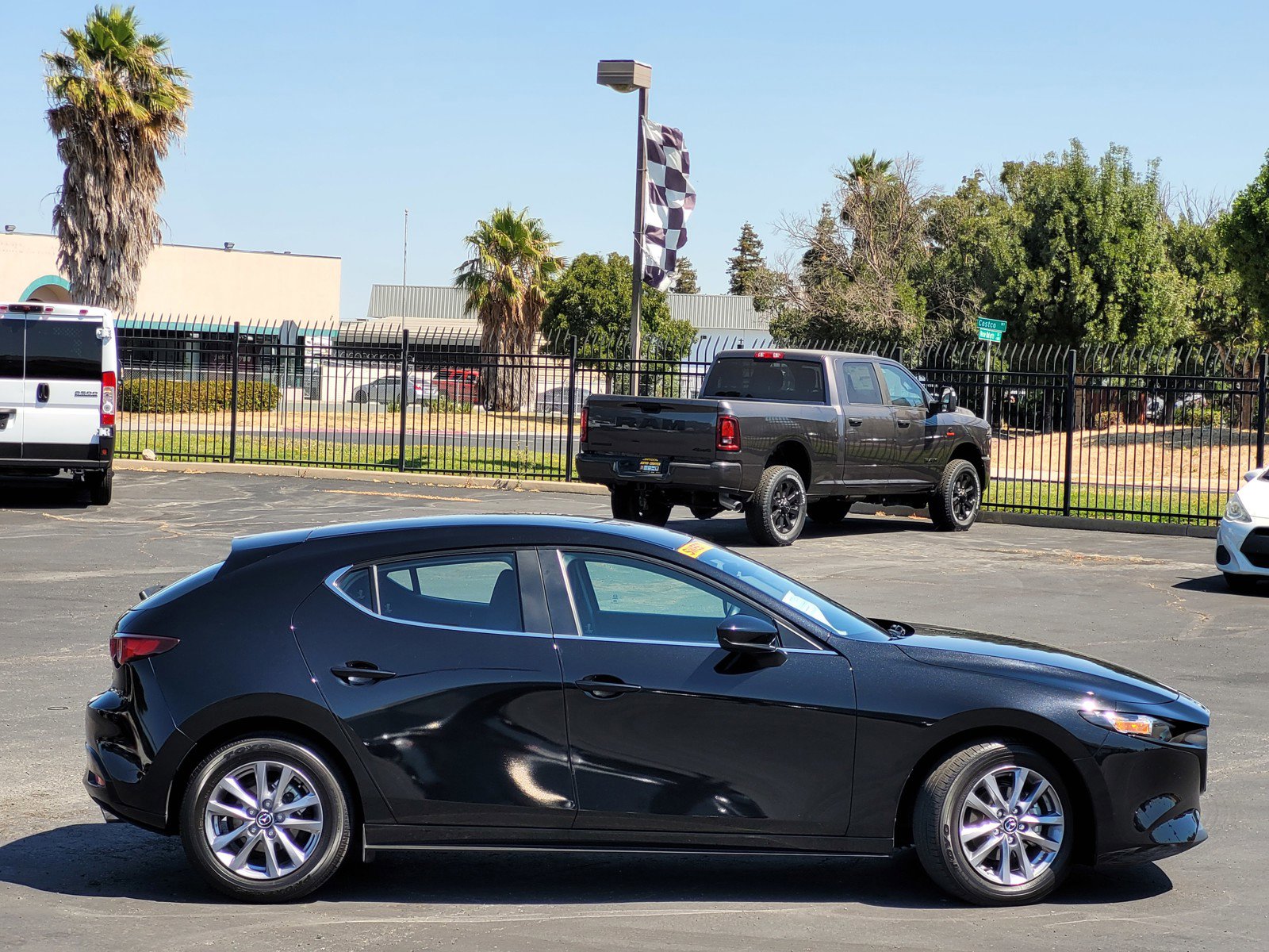 2022 Mazda Mazda3 Hatchback 2.5 s photo 3