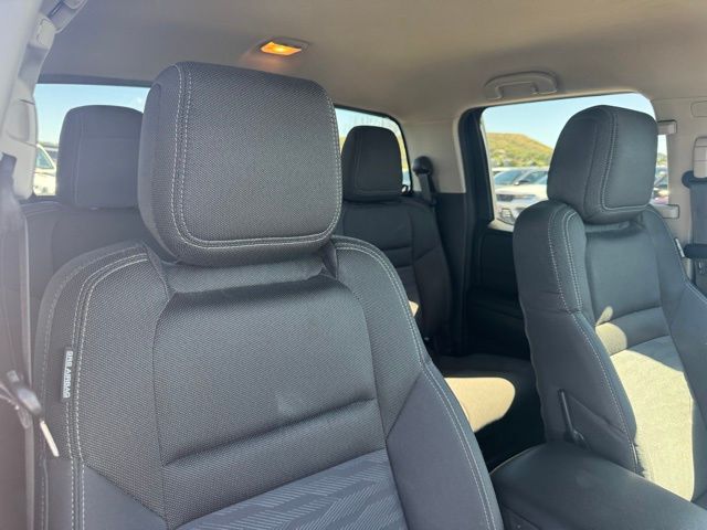 2024 Nissan Frontier SV photo 23