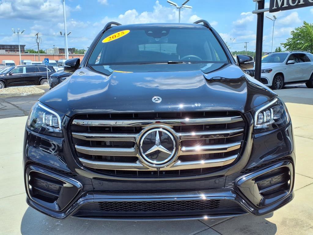 2025 Mercedes Benz GLS 450 4MATIC photo 2