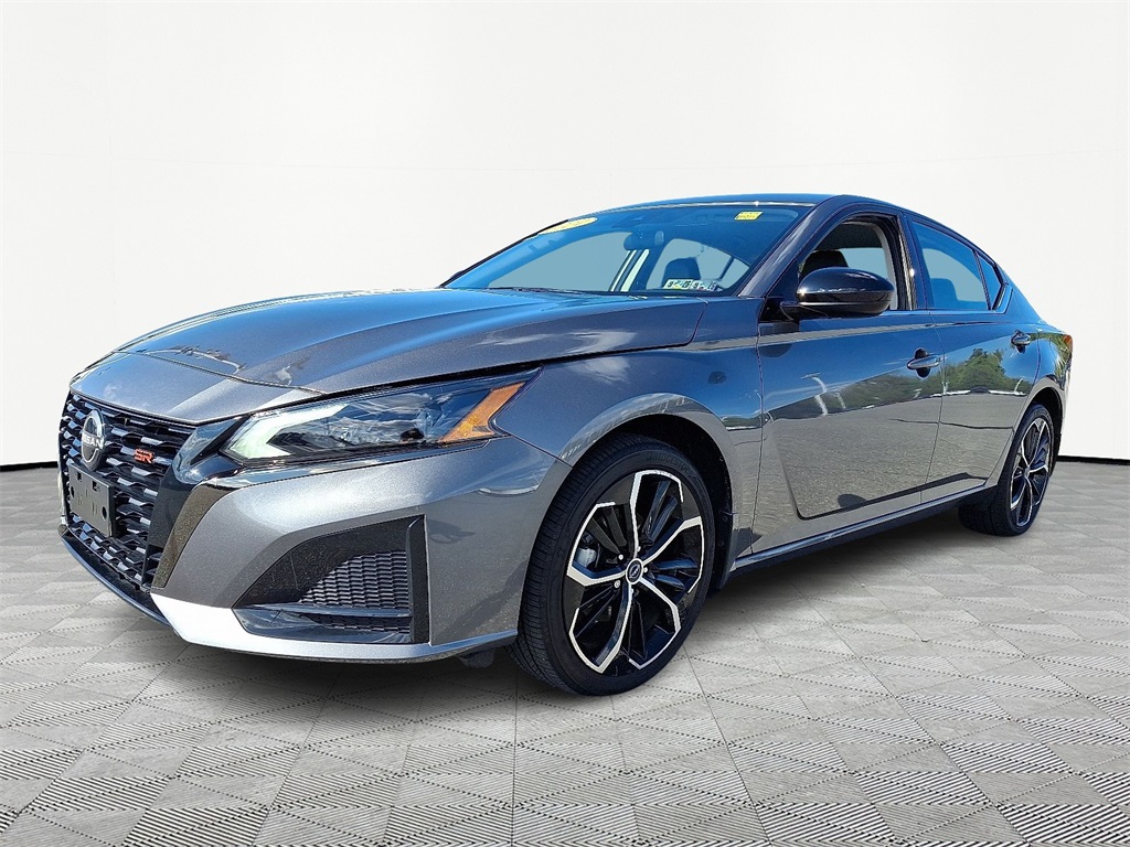 2024 Nissan Altima 2.5 SR photo 3