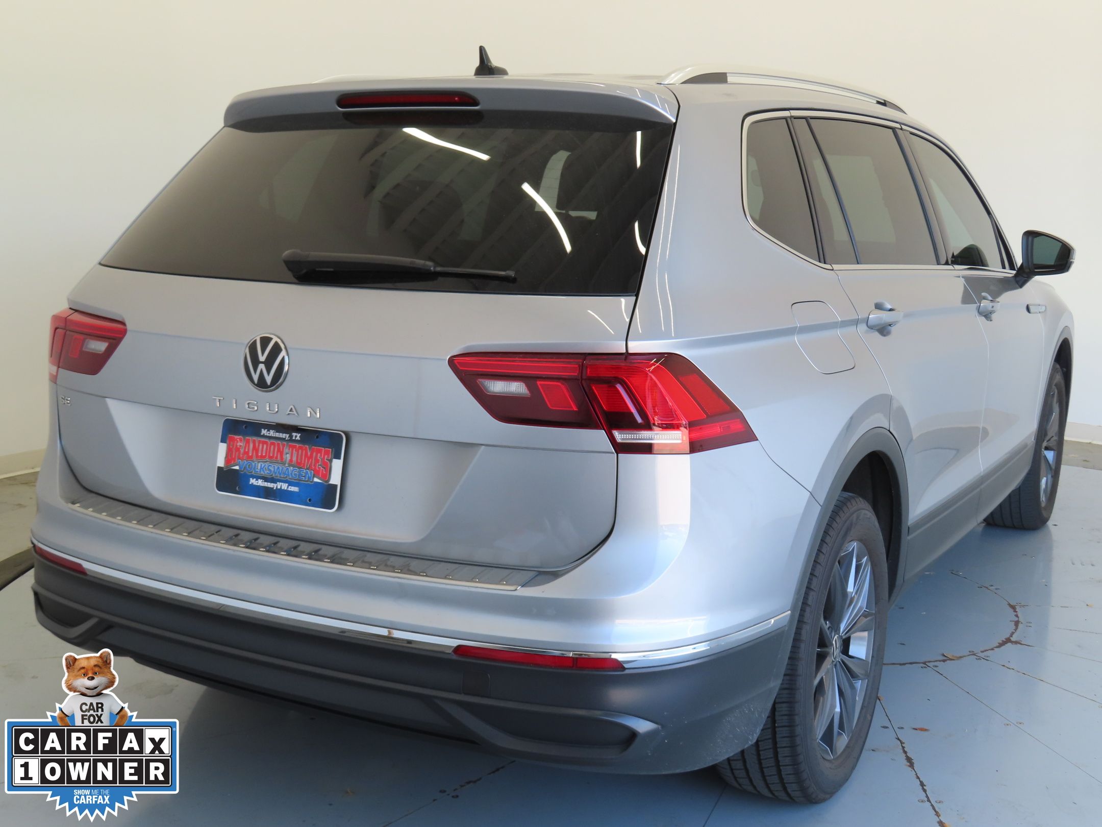 2023 Volkswagen Tiguan SE photo 3
