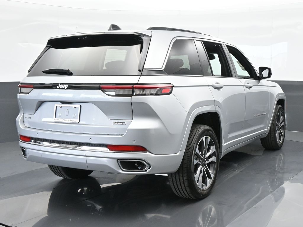 2024 Jeep Grand Cherokee Overland photo 5