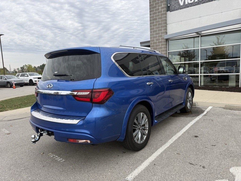 2021 Infiniti QX80 Luxe photo 3