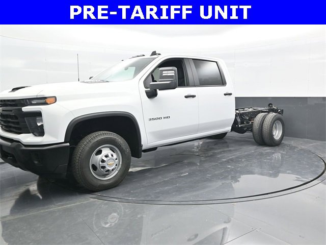2025 Chevrolet Silverado 3500HD Work Truck photo 3
