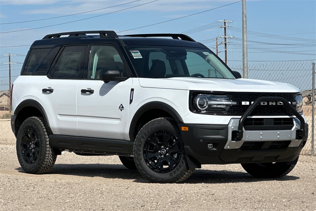 2025 Ford Bronco Sport Outer Banks photo 2
