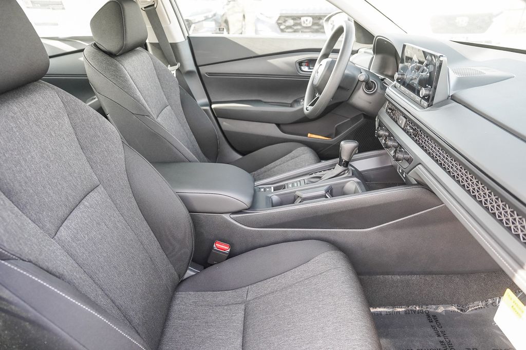 2025 Honda Accord LX photo 18