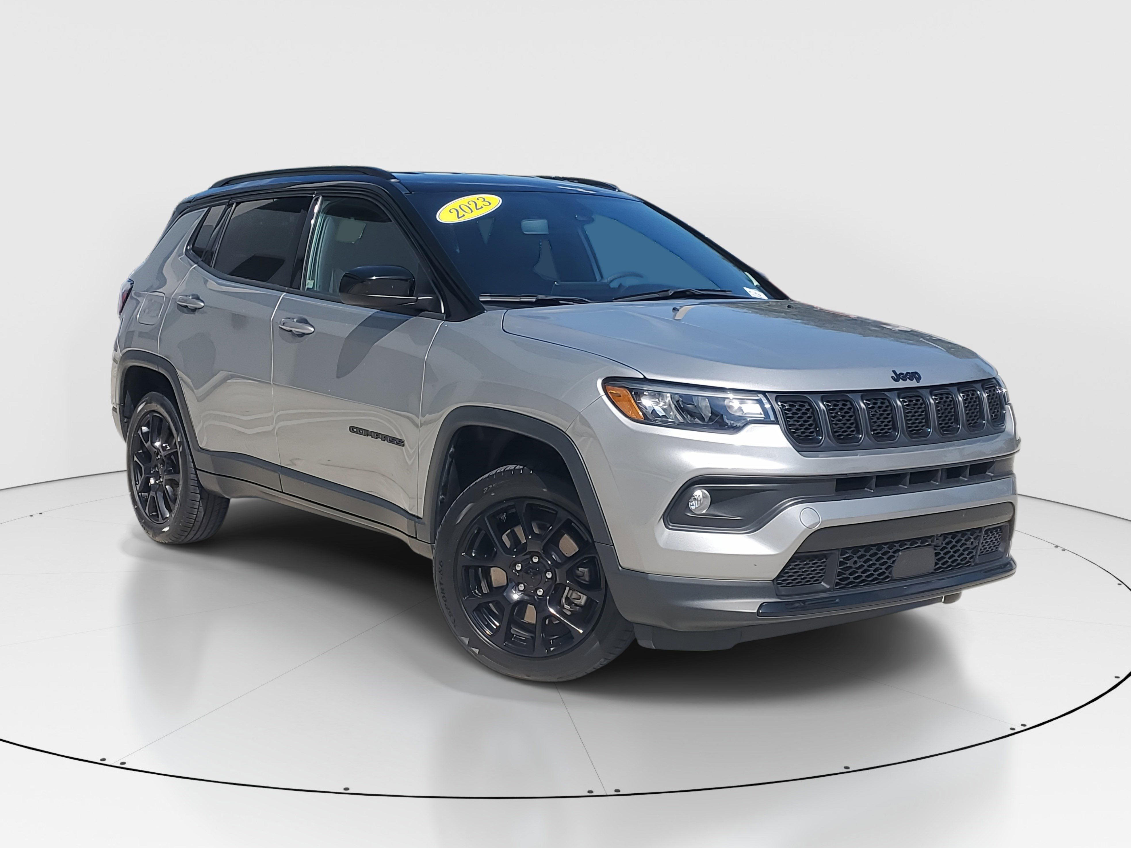 2023 Jeep Compass Altitude photo 2