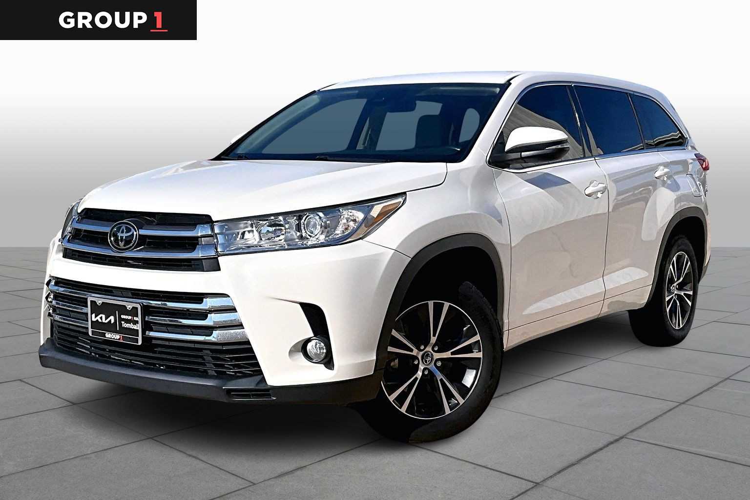 2018 Toyota Highlander LE Plus's photo
