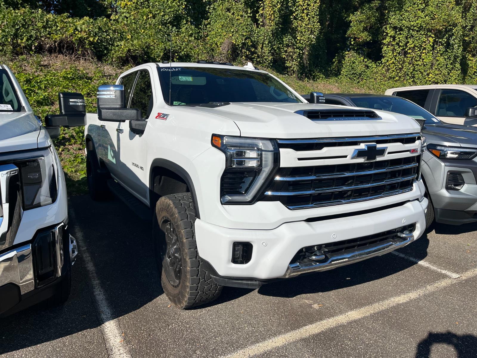 2025 Chevrolet Silverado 3500HD LTZ photo 2