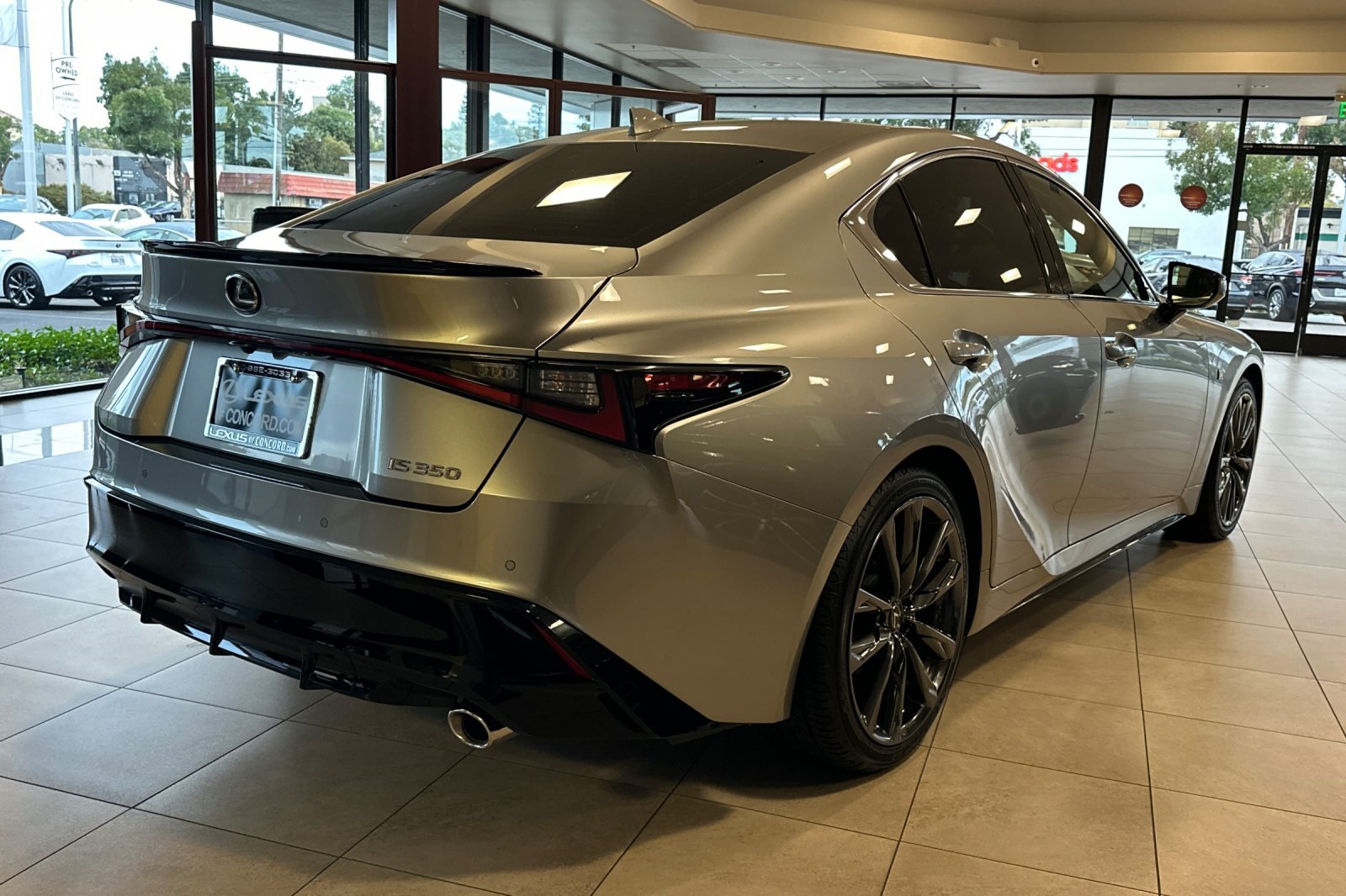 2023 Lexus IS 350 F SPORT photo 4