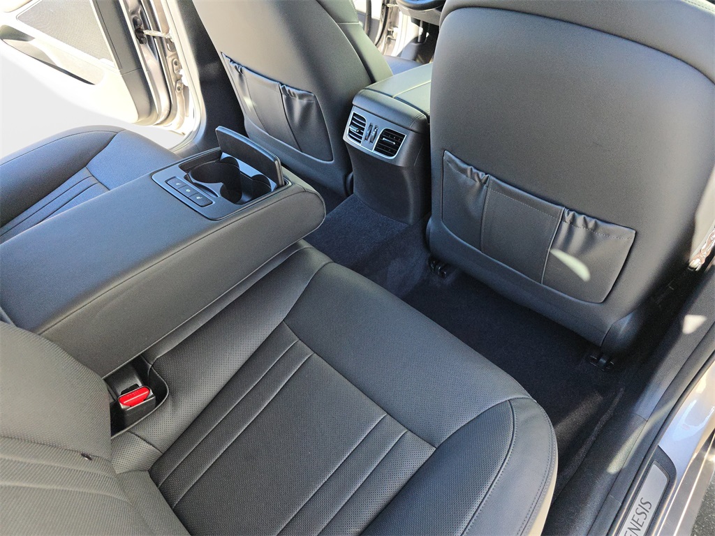 2020 Genesis G80 3.8 photo 11