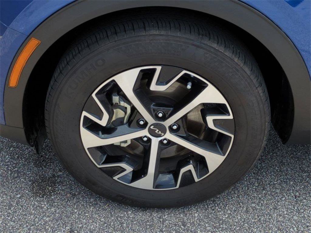 2025 Kia Sportage EX photo 3